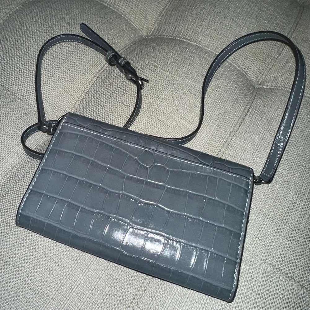 Tory Burch Croc-Embossed  Bag - Picture 5 of 6